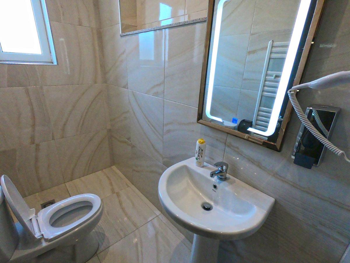 Hotel St.Pauli Shkodër Dış mekan fotoğraf