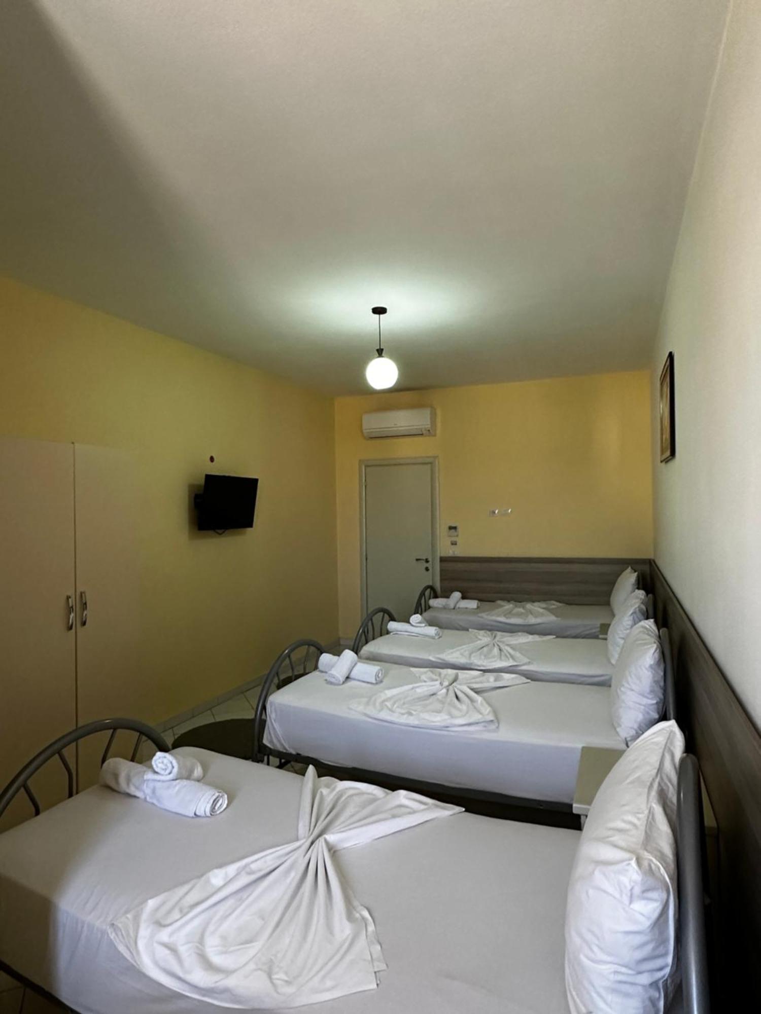Hotel St.Pauli Shkodër Dış mekan fotoğraf